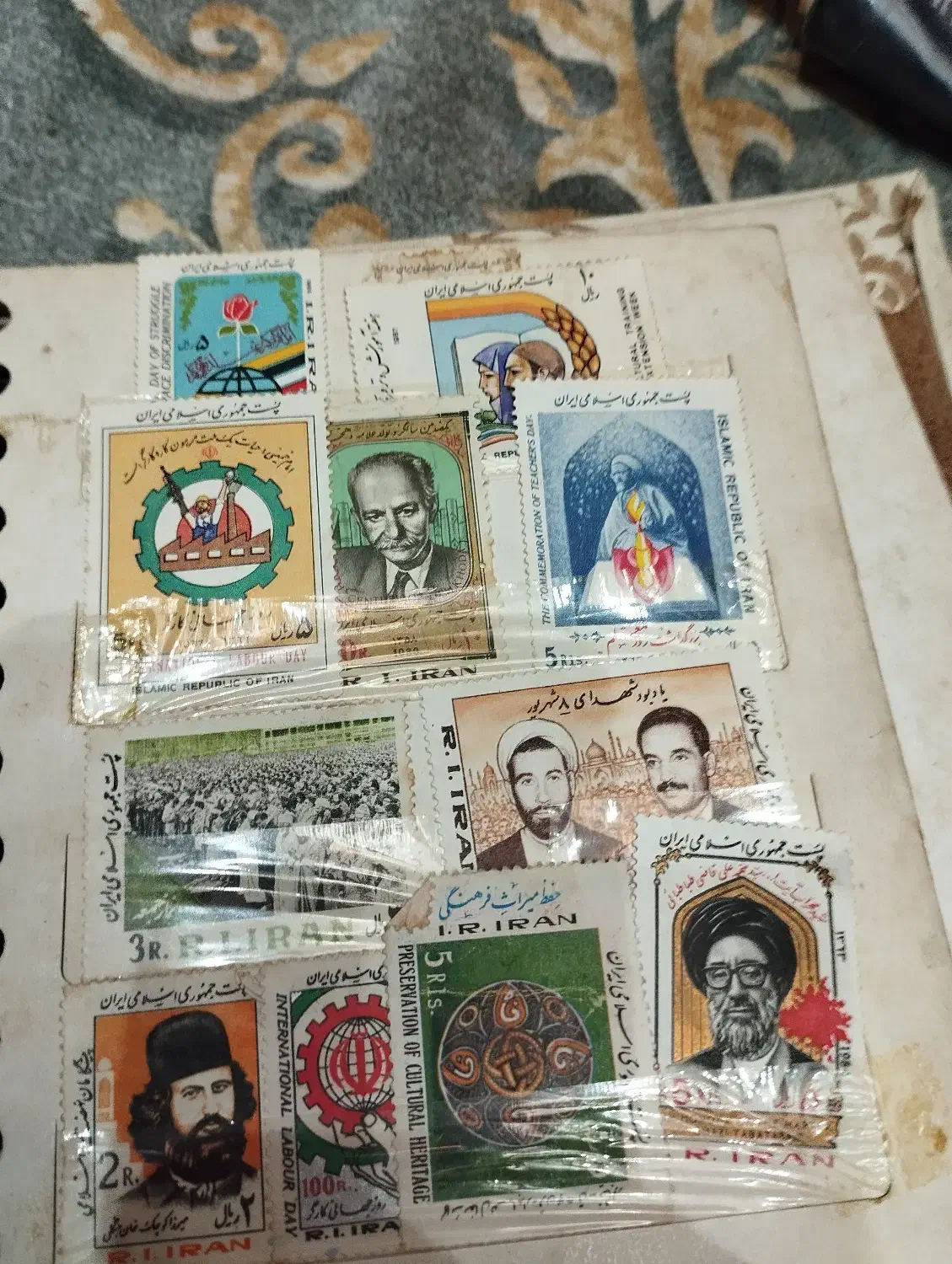 آلبوم تمبر قدیمی|کلکسیون سکه، تمبر، اسکناس|ساری, |دیوار