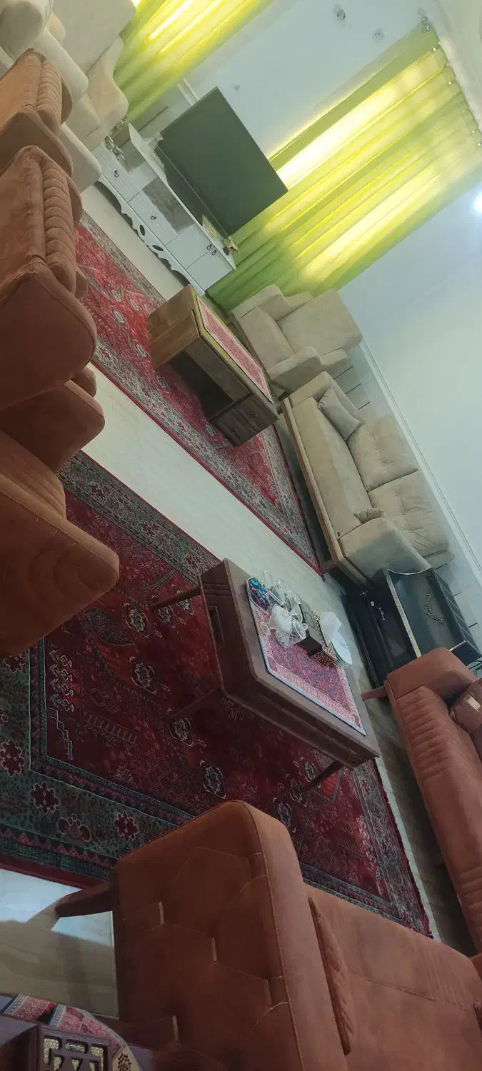 فروش دو دست مبل ۸ و ۷ نفره با میز وسط و عسلی|مبلمان خانگی و میز عسلی|دوگنبدان, |دیوار