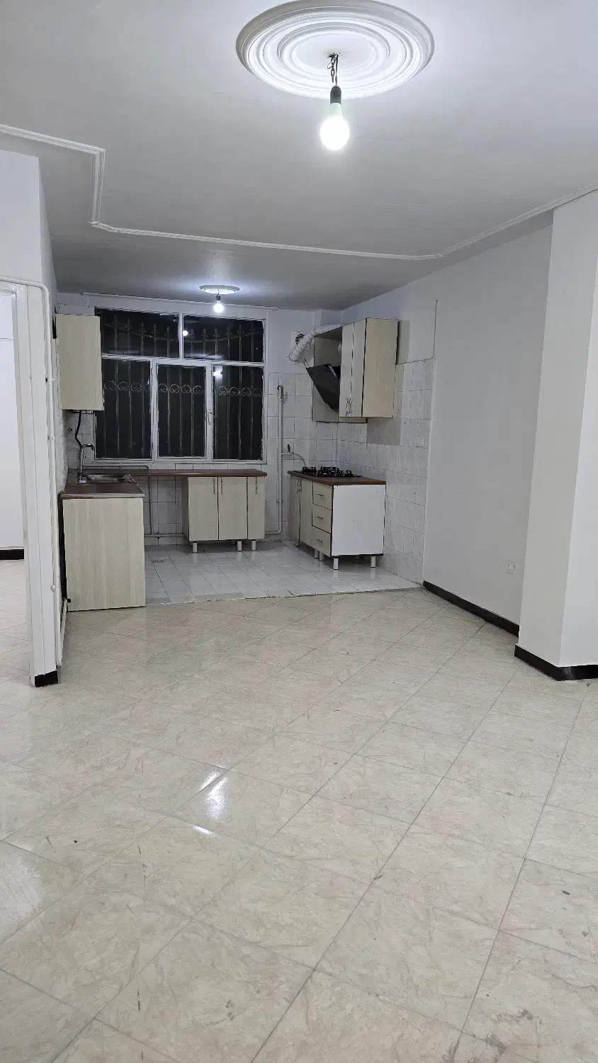 اجاره آپارتمان۵۶متر بازسازی خیابان تختی (۱خواب)