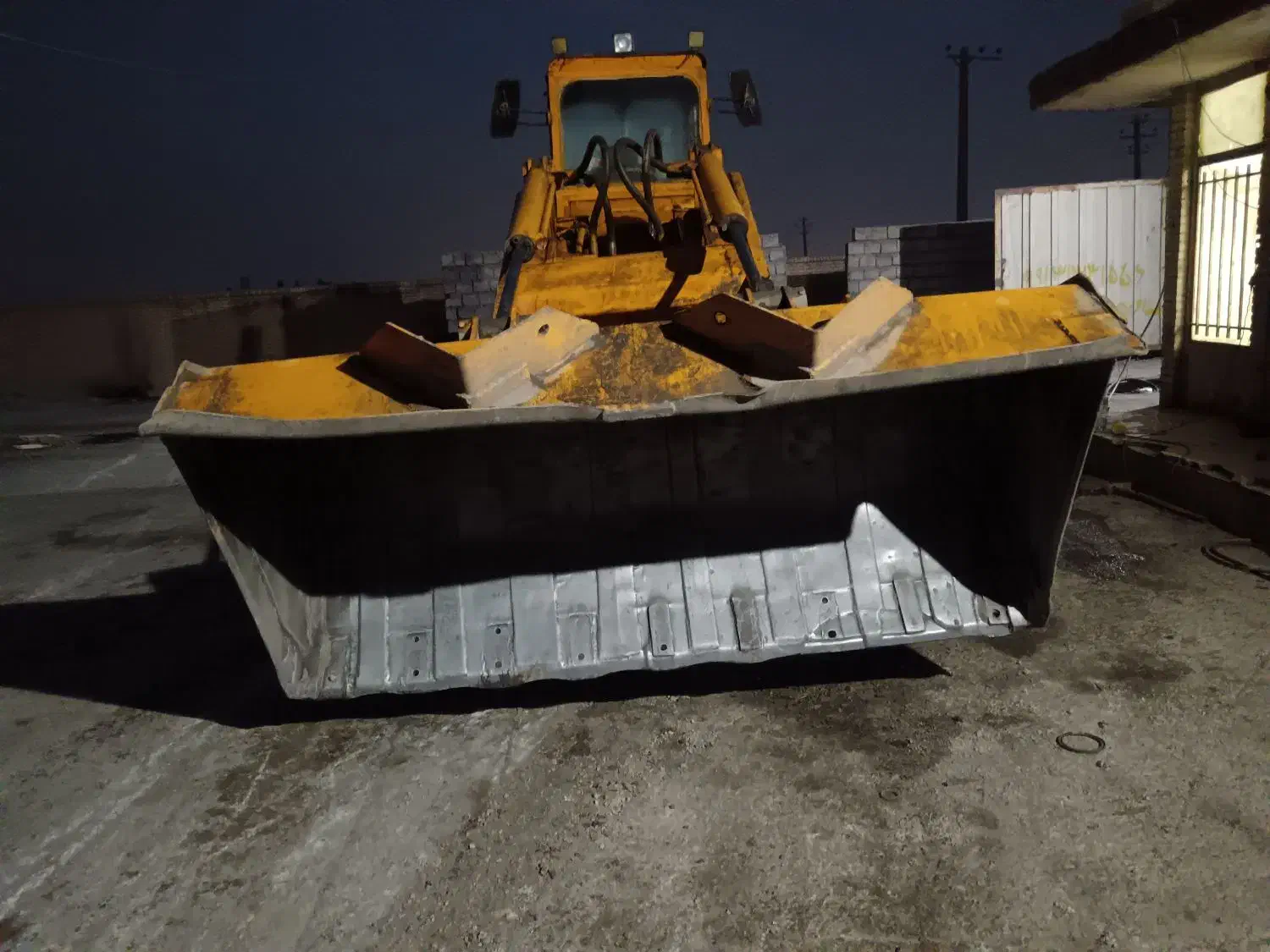 لودر کار|خدمات حمل و نقل|نجف‌آباد, شهرک صنعتی نجف آباد|دیوار