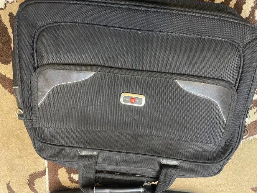 تعدادب کیف اداری ولب تاب ورق بزنید|کیف، کفش، کمربند|رشت, لاکانی|دیوار