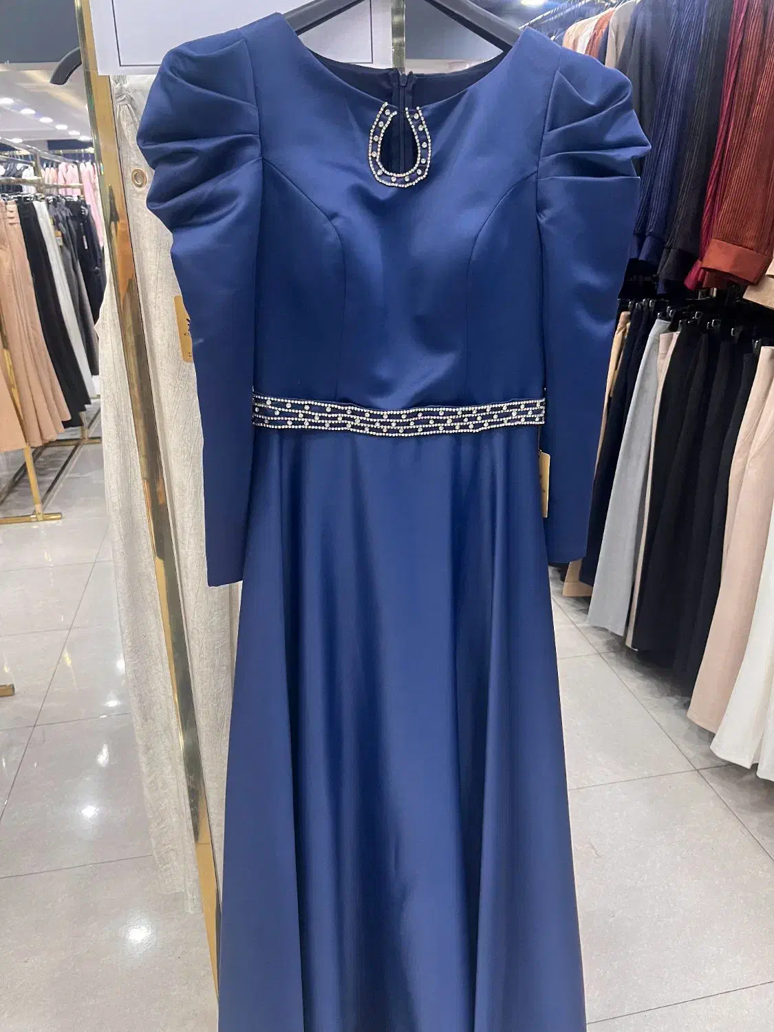 پیرهن مجلسی|لباس|دورود, |دیوار