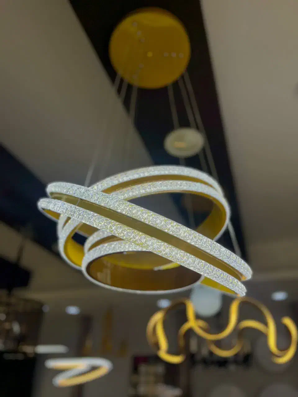 لوستر سه حلقه کریستالی|لوستر و چراغ آویز|تبریز, |دیوار