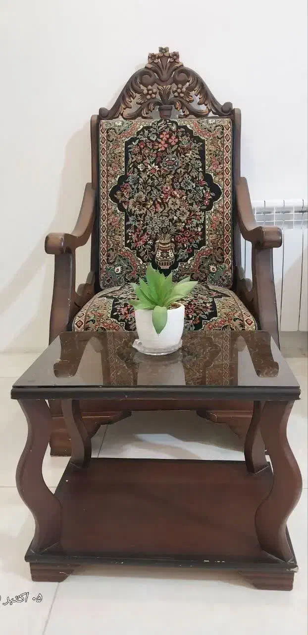 فروش ۶ عدد (کامل) مبل قالی به همراه میز|مبلمان خانگی و میز عسلی|کرمان, |دیوار