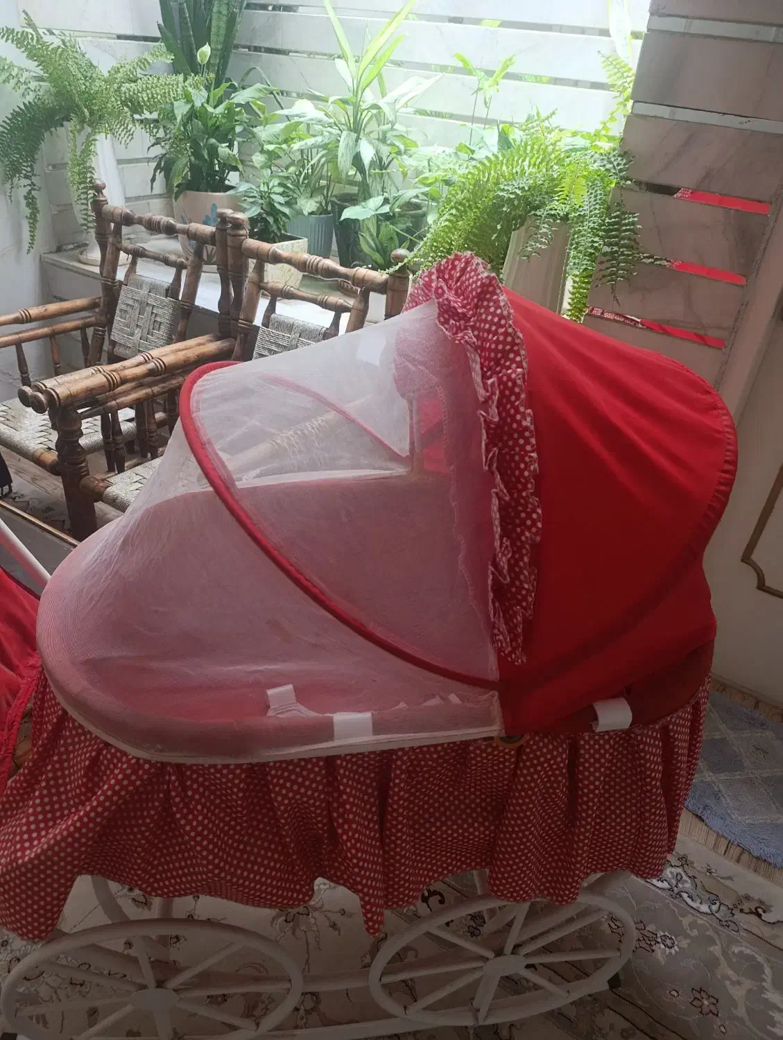 گهواره وسطل و وان نوزاد|کالسکه و لوازم جانبی|قروه, |دیوار