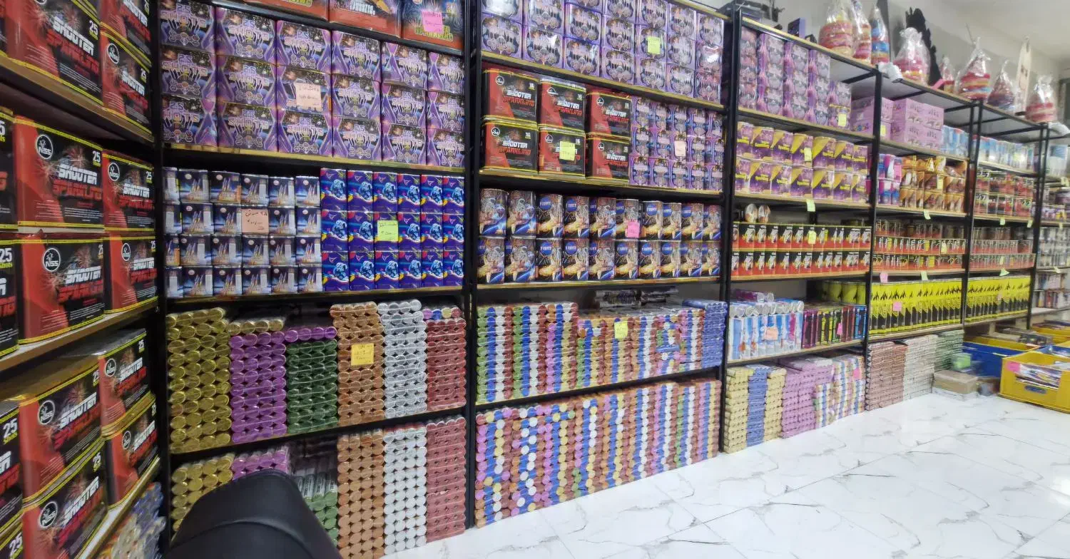 نورافشانی آتش بازی 49شوت منور اسدی|اسباببازی|ری, صالحآباد شرقی|دیوار