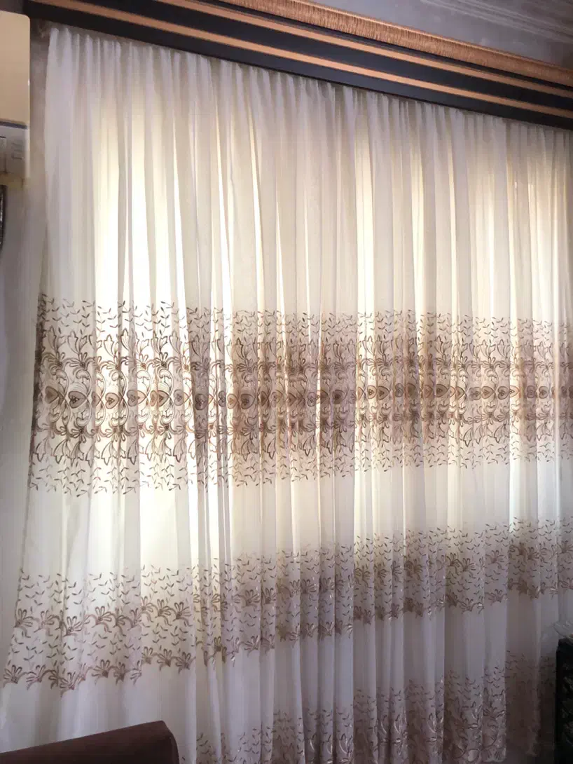 دو عدد پرده سالُن و یک عدد پرده فانتزی کاملا سالم|پرده، رانر، رومیزی|قائم‌شهر, |دیوار