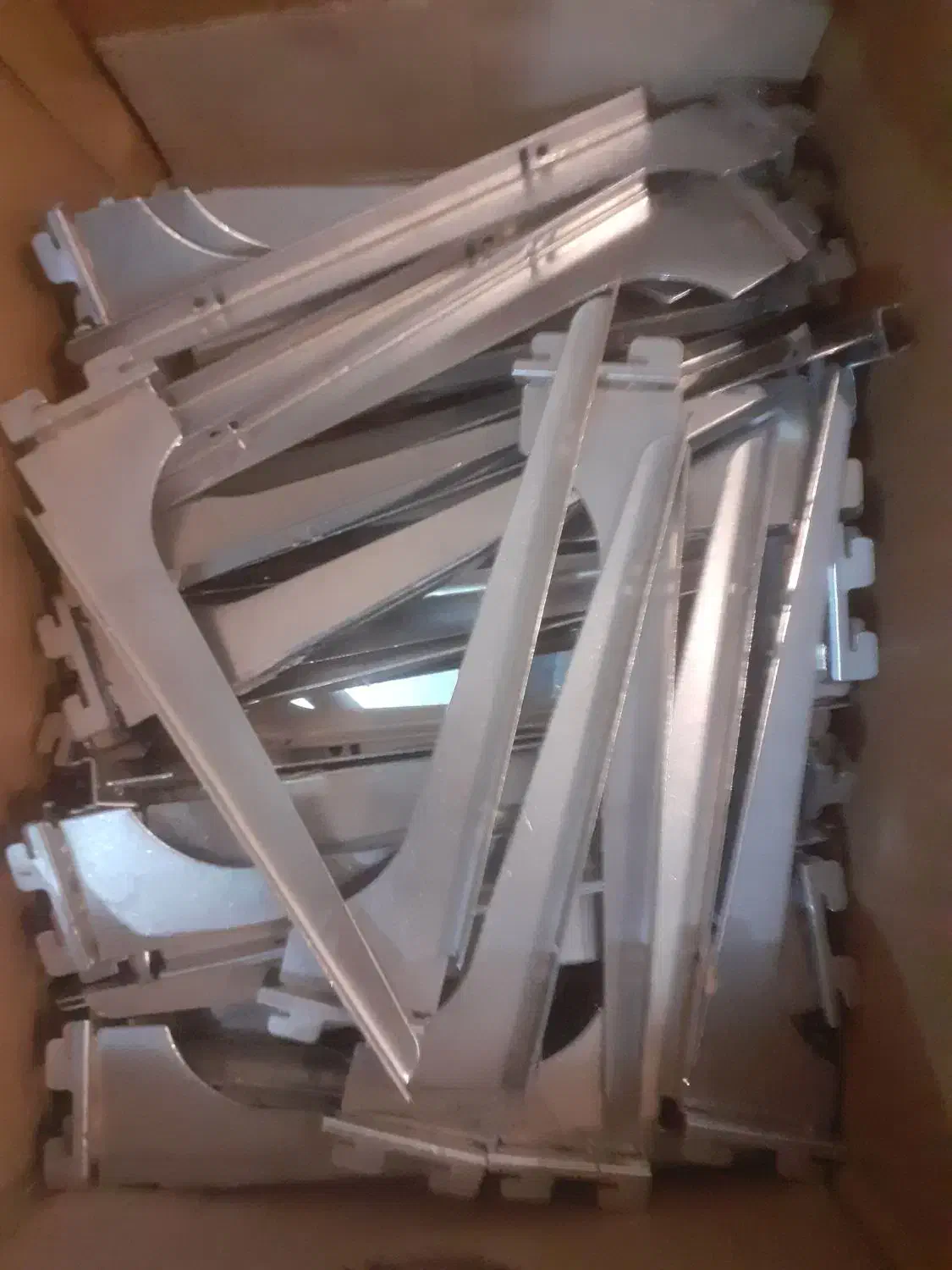 رگال تخت و جوراب و چوبکار چوب لباس نشکن|فروشگاه و مغازه|پردیس, فاز ۳|دیوار