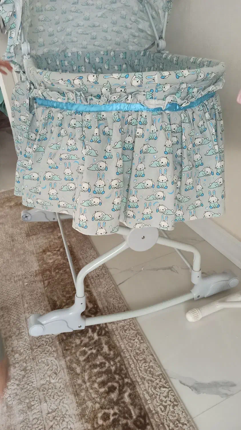 گهواره نوزاد|تخت و صندلی بچه|تهران, هروی|دیوار