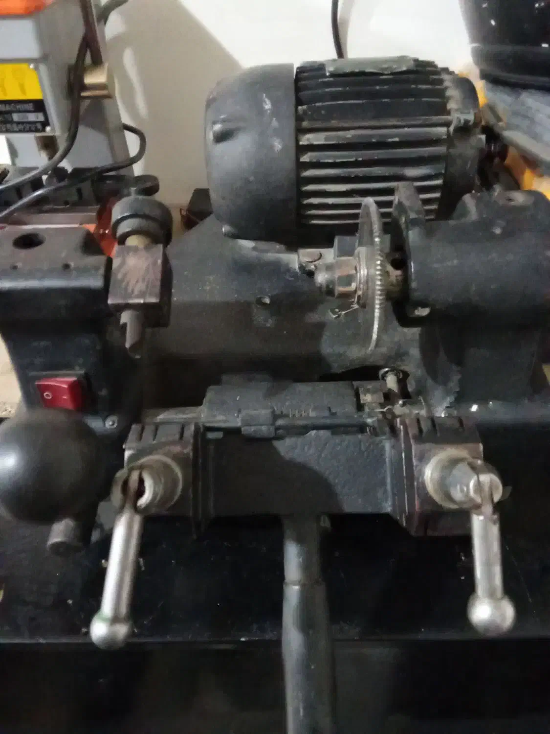 قفل وکلیدسازی|خدمات پیشه و مهارت|گلبهار, شهر جدید گلبهار|دیوار