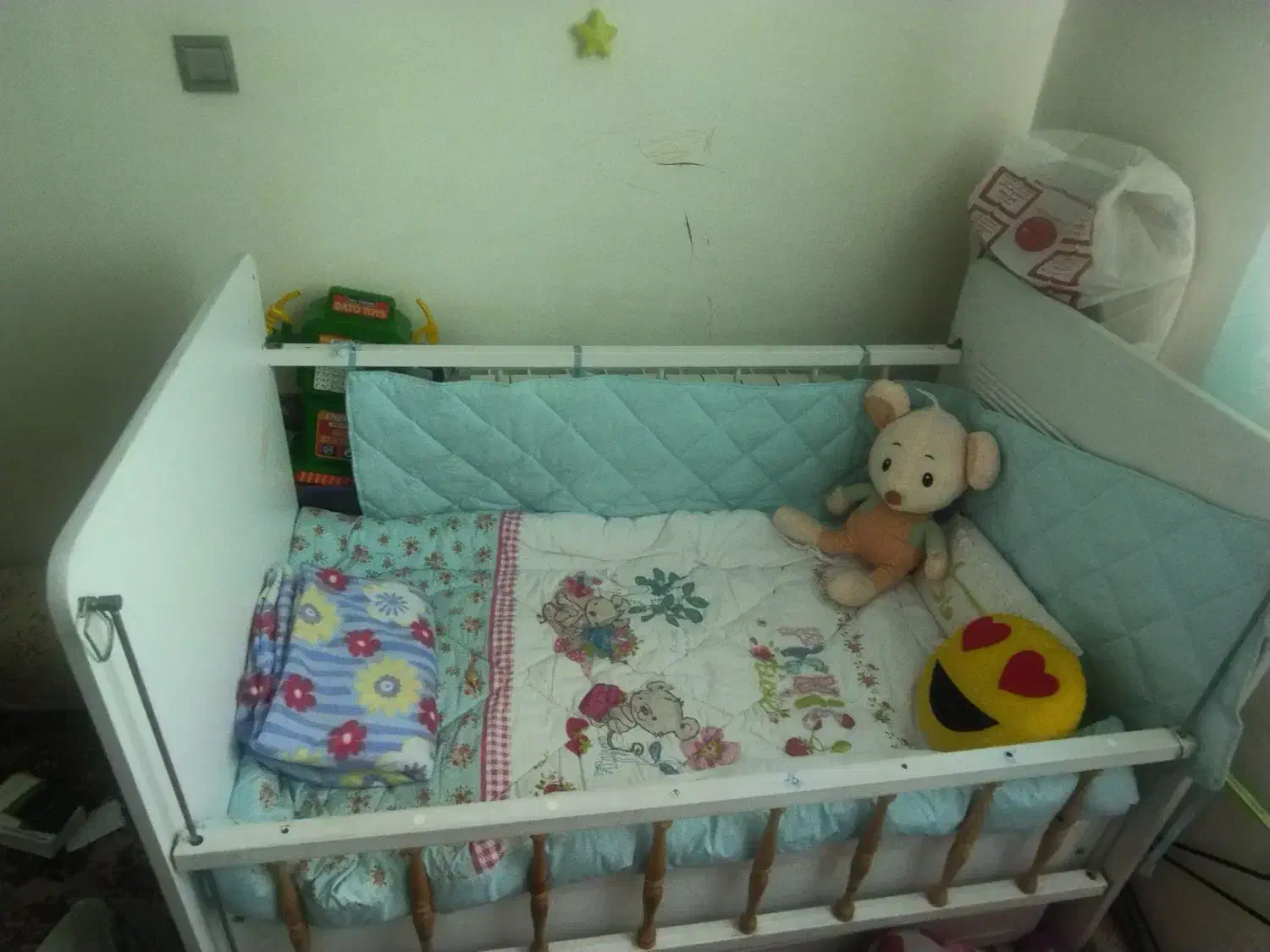 تخت به همراه تشک کودک|تخت و صندلی بچه|تهران, دولاب|دیوار