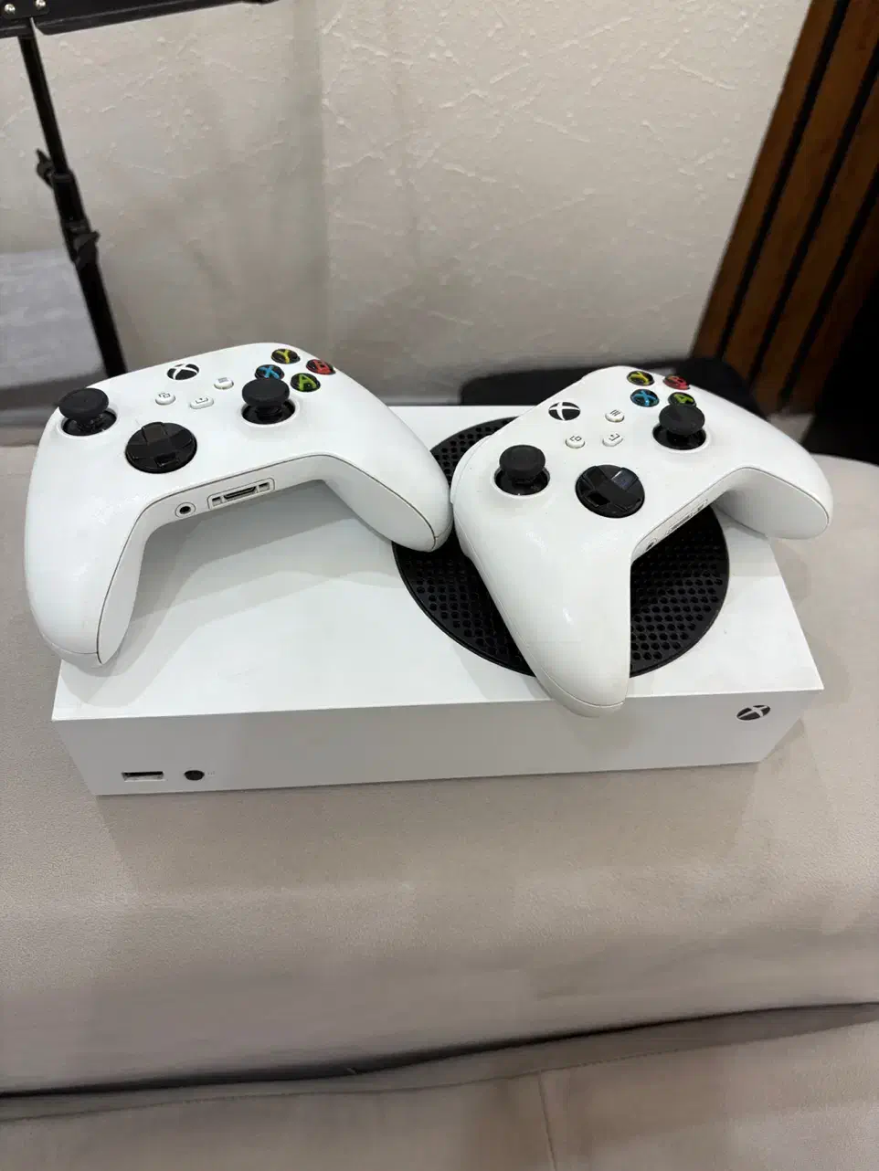 Xbox series s همراه با دو دسته|کنسول، بازی ویدئویی و آنلاین|اصفهان, جلفا|دیوار