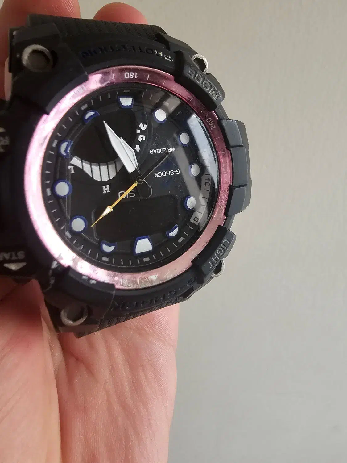 ساعت ضد آب|ساعت|مشهد, هفت تیر (آب و برق)|دیوار