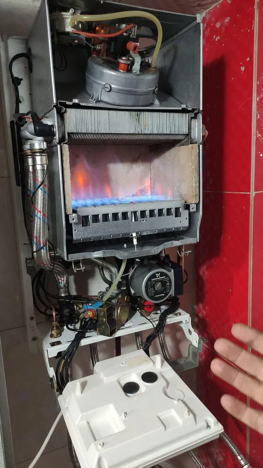 سرویس و تعمیرات انواع پکیج ایرانی و خارجی|آبگرمکن، پکیج، شوفاژ|یاسوج, |دیوار