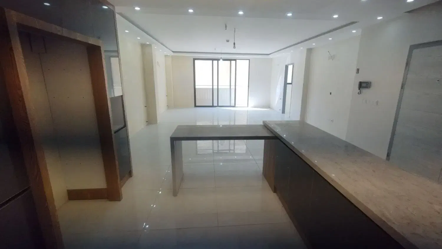 فروش تک واحدی 130متری واقع در خیابان اصلی ایمان|فروش آپارتمان|اصفهان, الهیه|دیوار