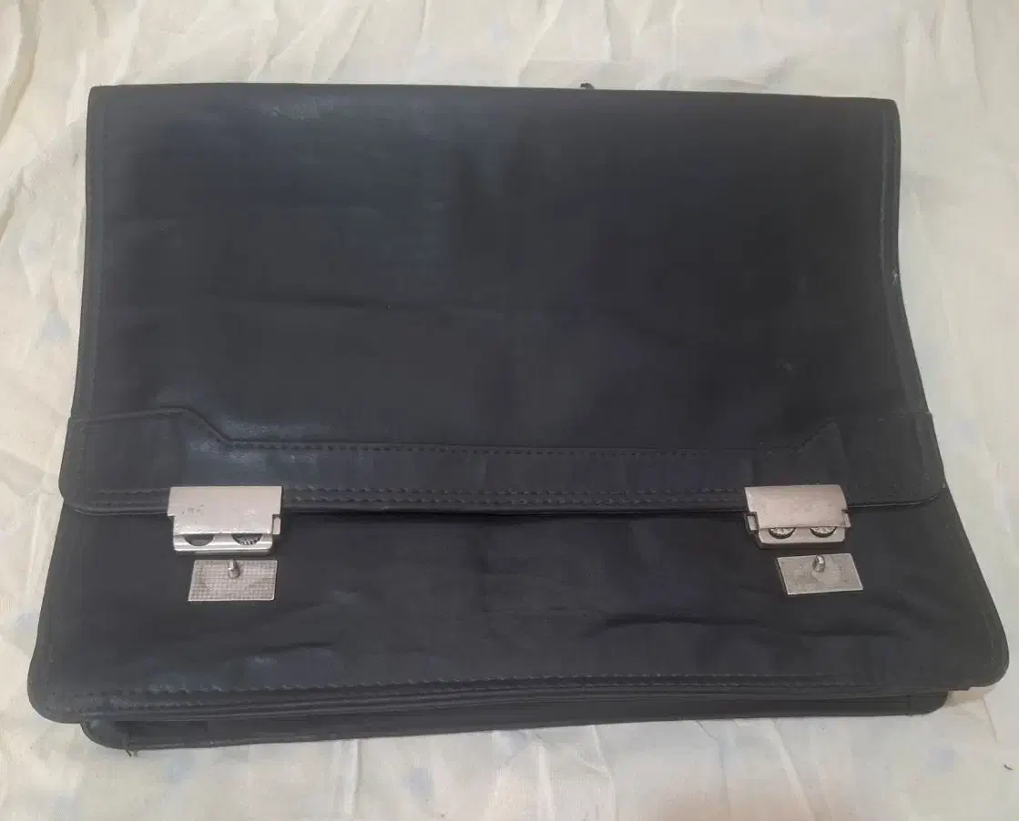 کیف دیپلمات قفل دار|کیف، کفش، کمربند|سمنان, |دیوار