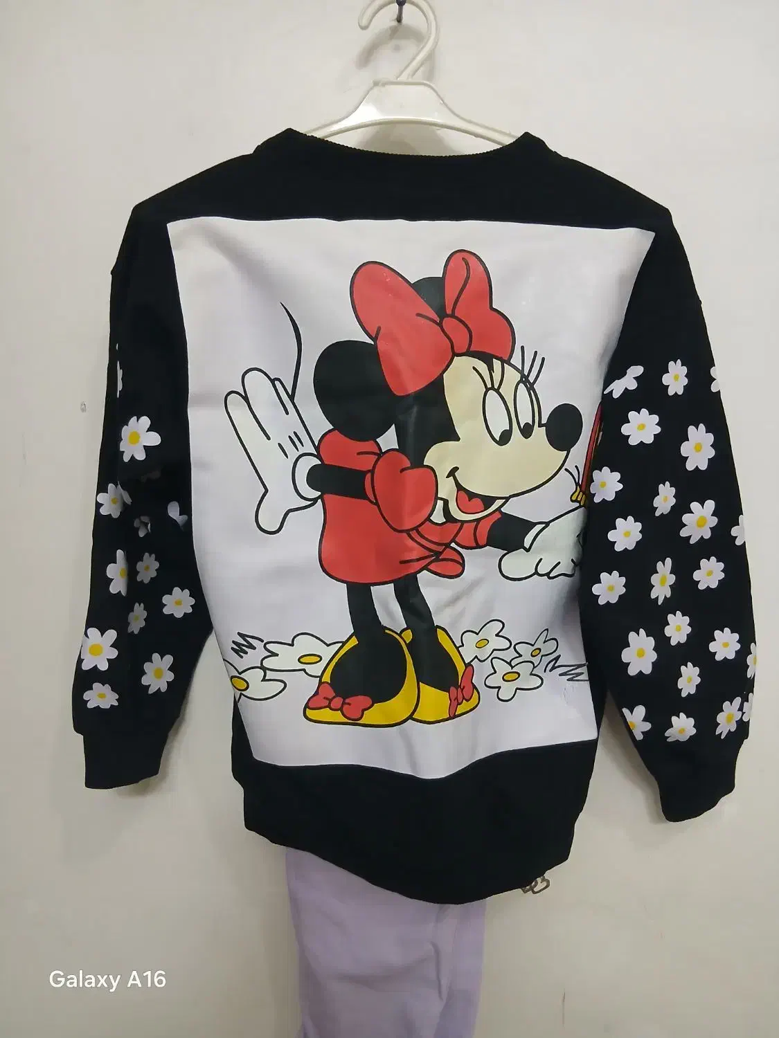 تعدادی لباس در حد نو و تمیز|لباس|فولادشهر, مسکن مهر فولادشهر|دیوار