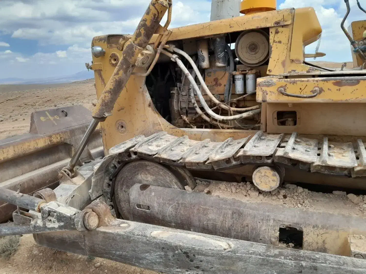 بلدوزر تی دی ۲۵ موتور کاتی ۱۱ td25G|ماشینآلات صنعتی|اصفهان, خانه اصفهان|دیوار