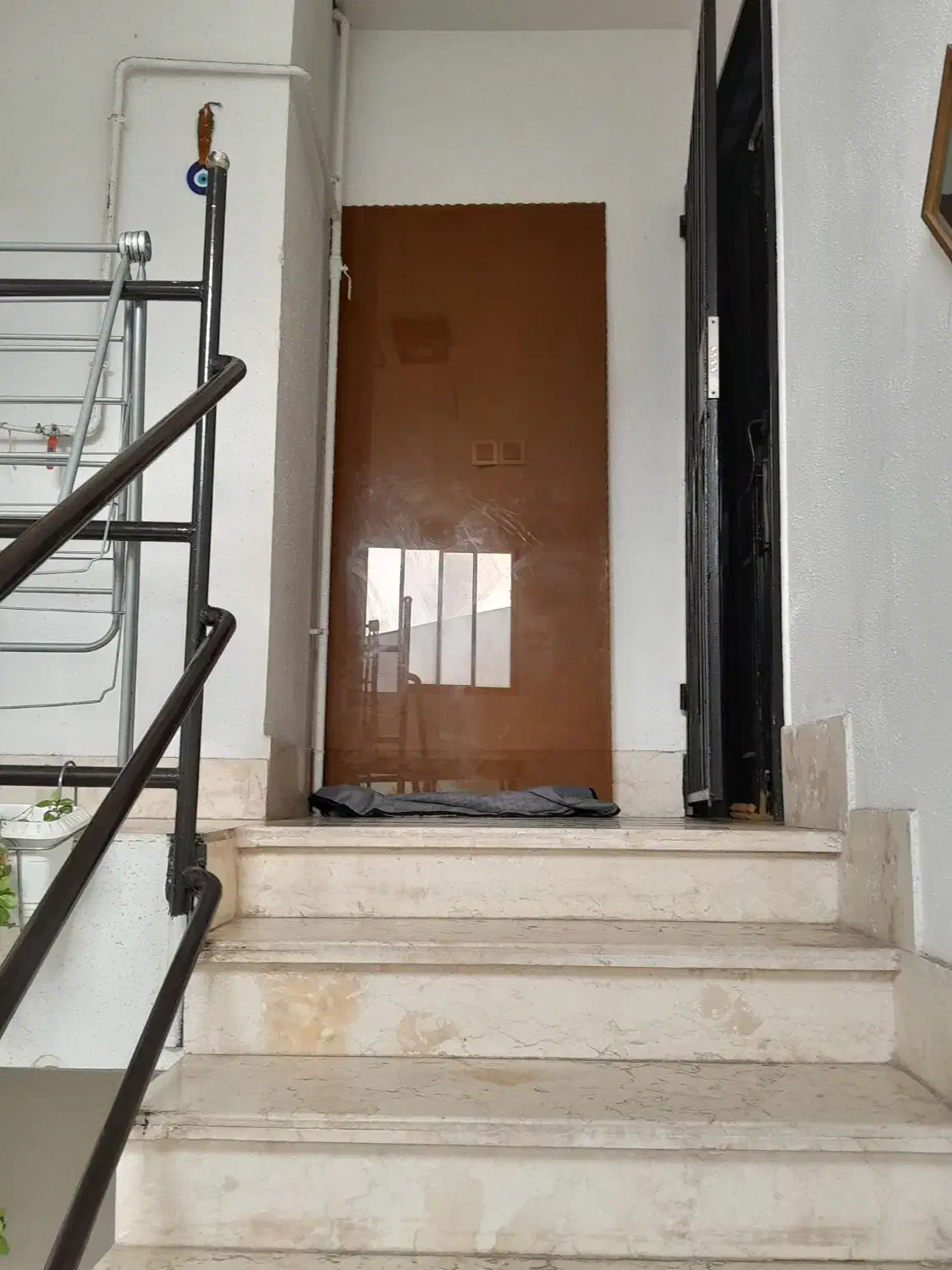 شیشه نهار  خوری ۸ نفره .دودی .۸ میلی|میز و صندلی غذاخوری|رشت, گلسار|دیوار