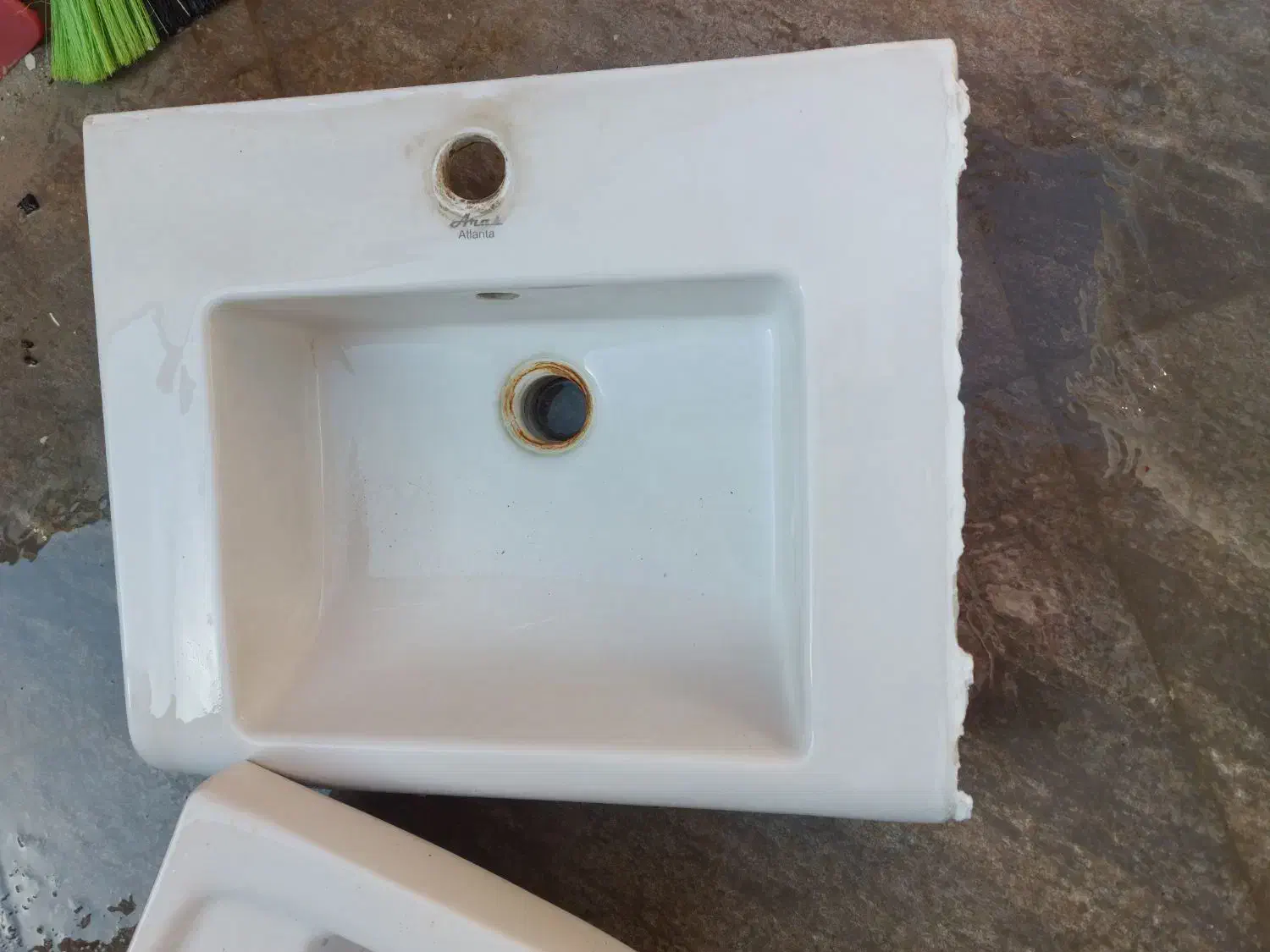 دو عدد روشویی چینی|لوازم سرویس بهداشتی|باسمنج, |دیوار