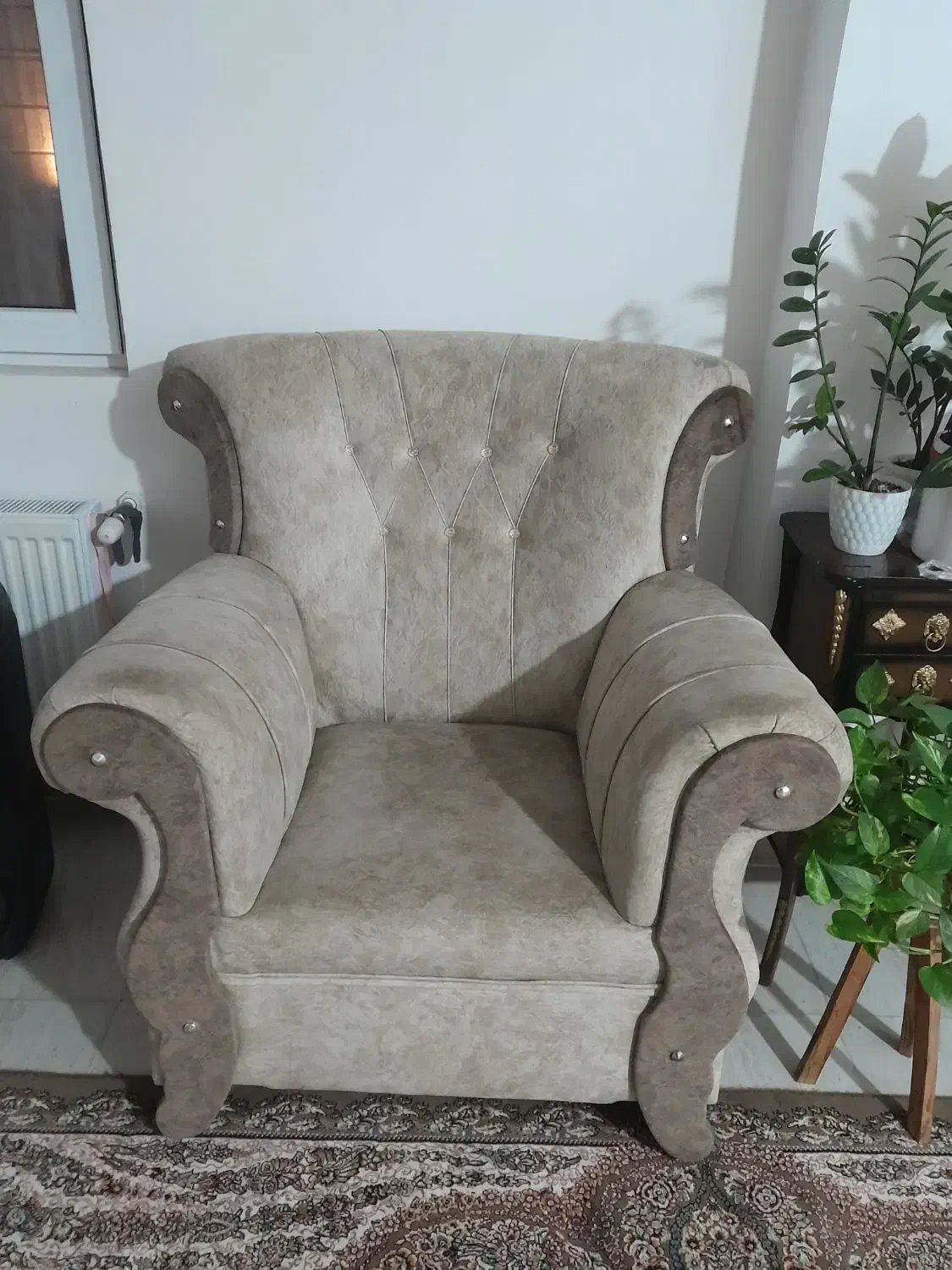 مبل ۷ نفره سالم|مبلمان خانگی و میز عسلی|سیاهکل, |دیوار