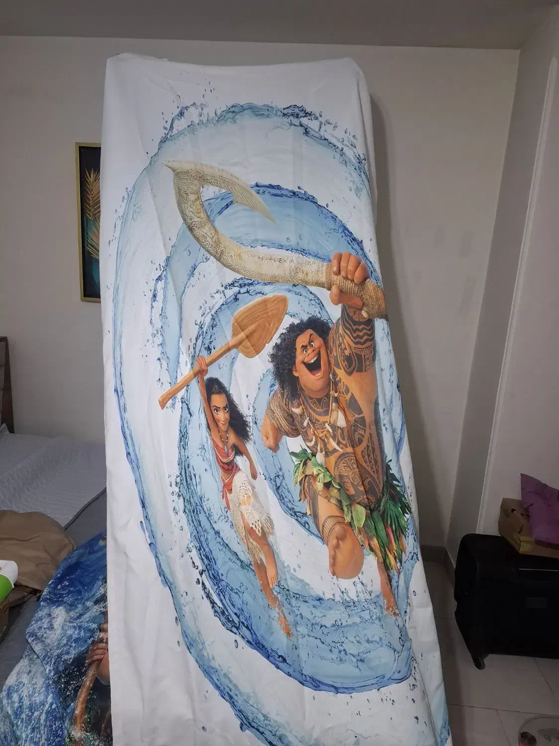 یک عدد فرش باطرح موانا وپرده پانچ نو|فرش|کرج, شهرک بنفشه|دیوار