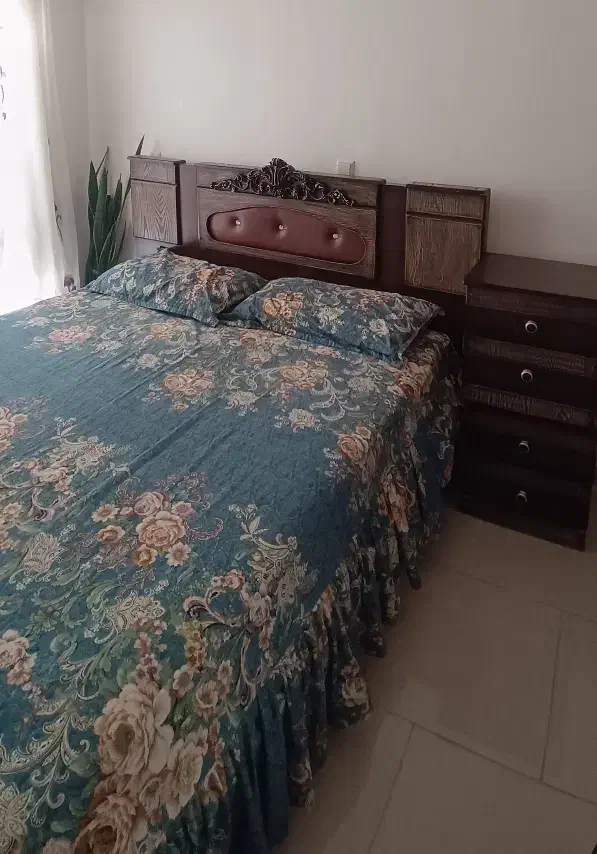 تخت خواب دونفره و صندلی|تخت و سرویس خواب|پردیس, فاز ۳|دیوار