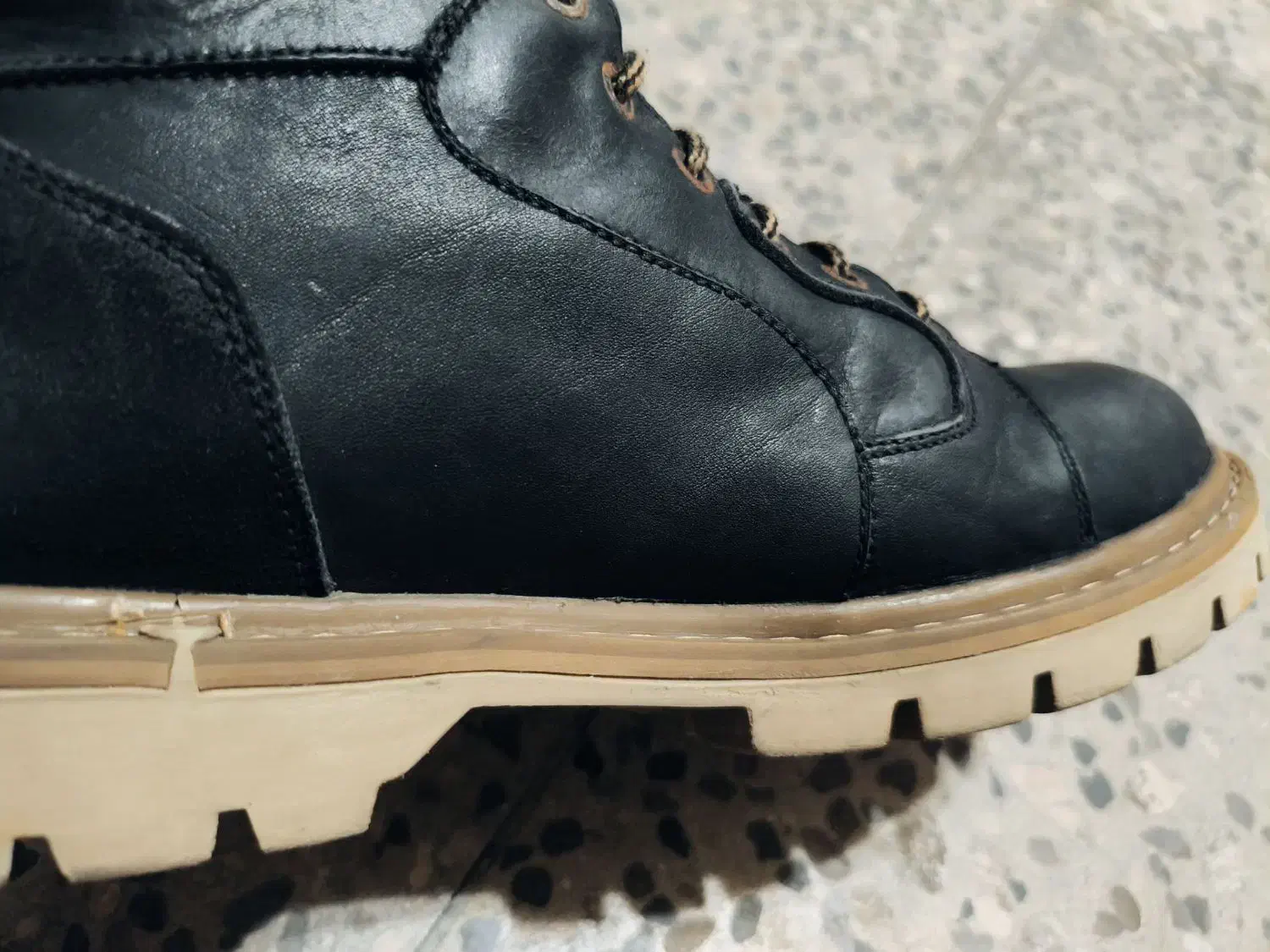 نیم بوت کاترپیلار|کیف، کفش، کمربند|قزوین, |دیوار