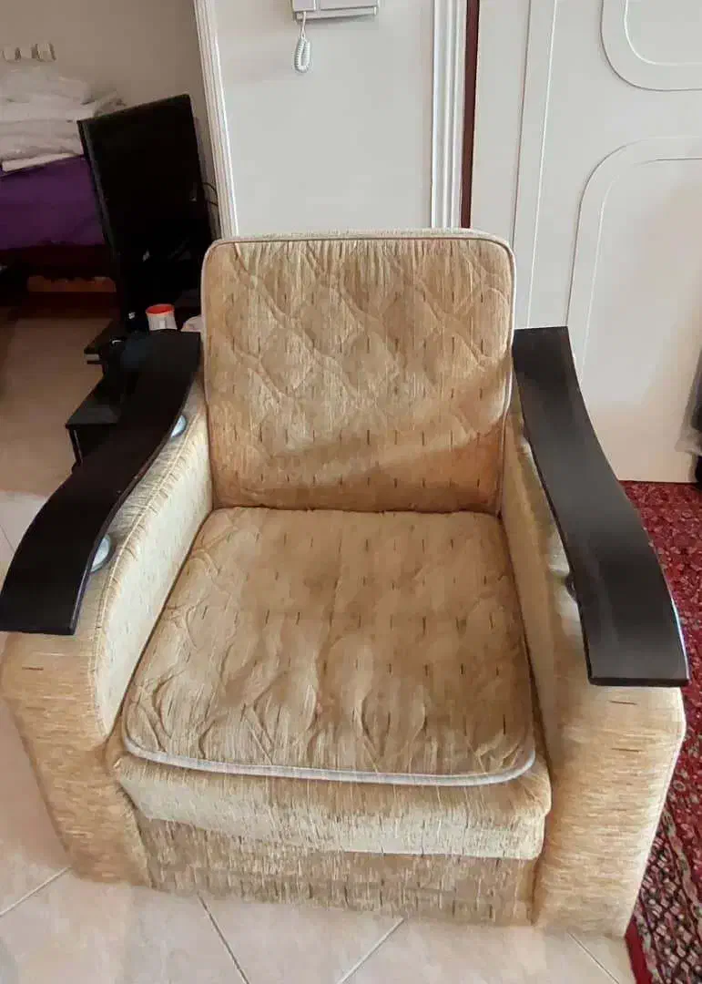 یک دست هشت نفره تخت شو مشابه نو|مبلمان خانگی و میز عسلی|ارومیه, |دیوار