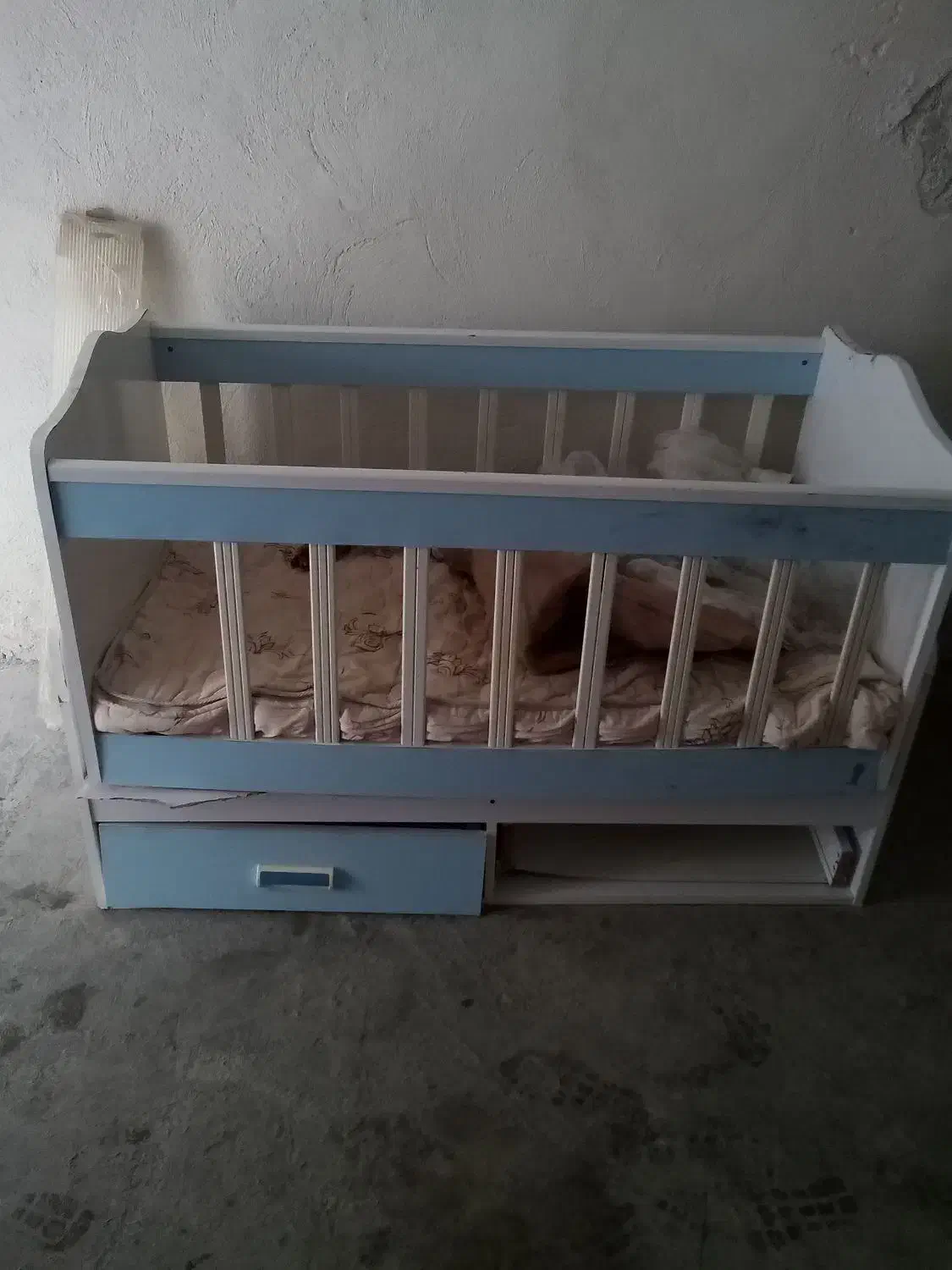 فروش تخت و خواب بچه|تخت و سرویس خواب|مریوان, |دیوار