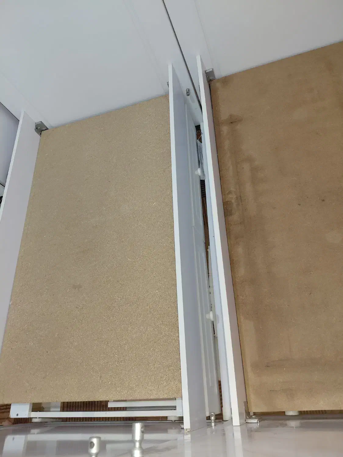 تخت کودک و تشک|تخت و صندلی بچه|میانه, |دیوار