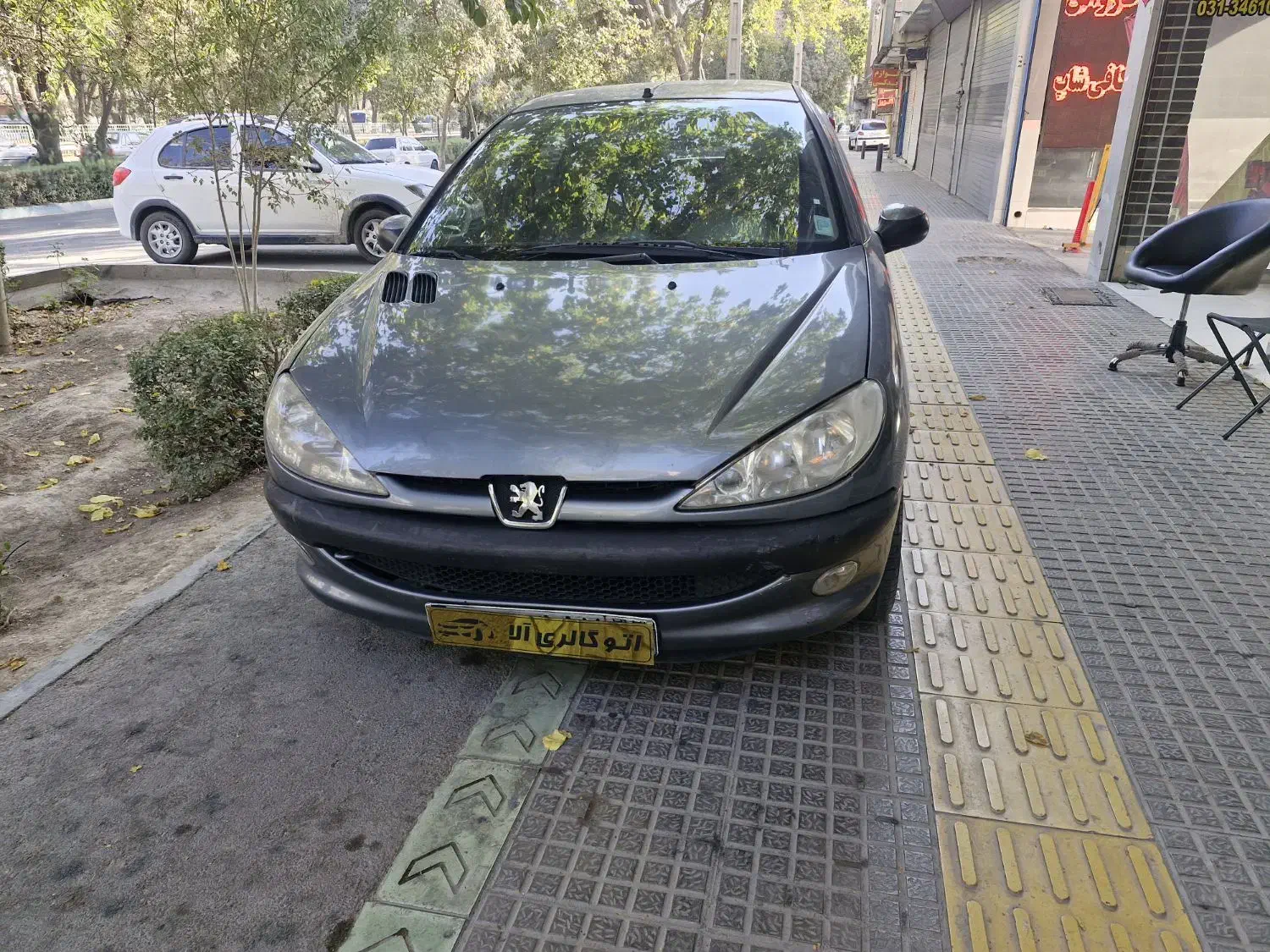 ۲۰۶صندوقدار دوگانه فابریک v10|خودرو سواری و وانت|اصفهان, فروردین|دیوار