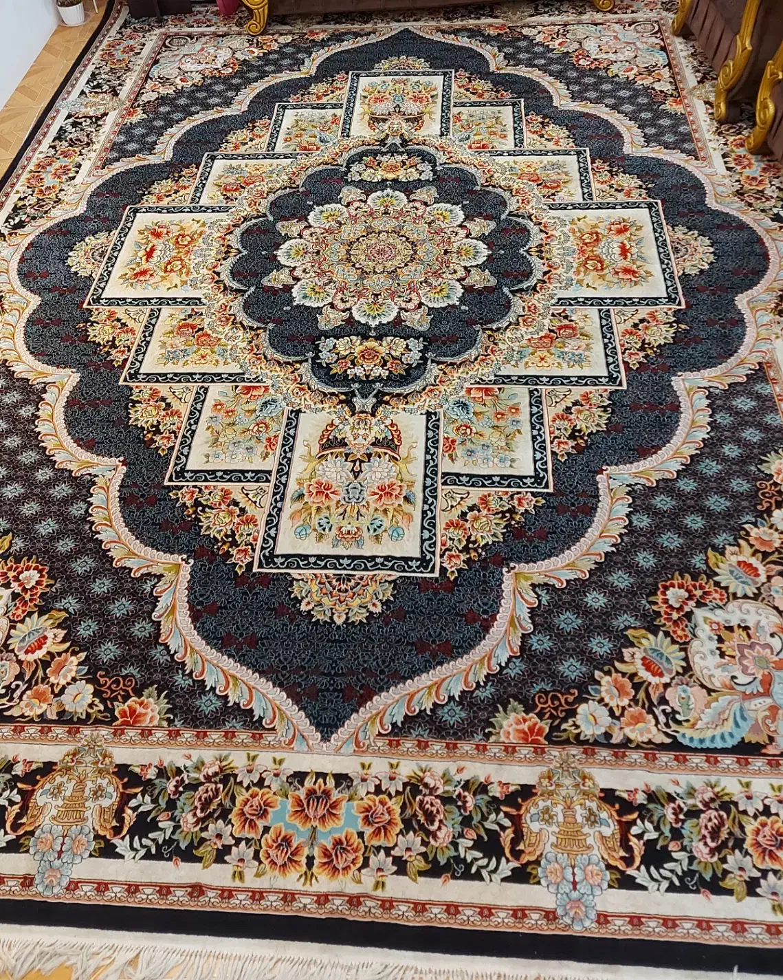 فرش ۱۲ متری  ۱۰۰۰ شانه دستبافت گونه در حد نو|فرش|لاهیجان, لاشیدان|دیوار