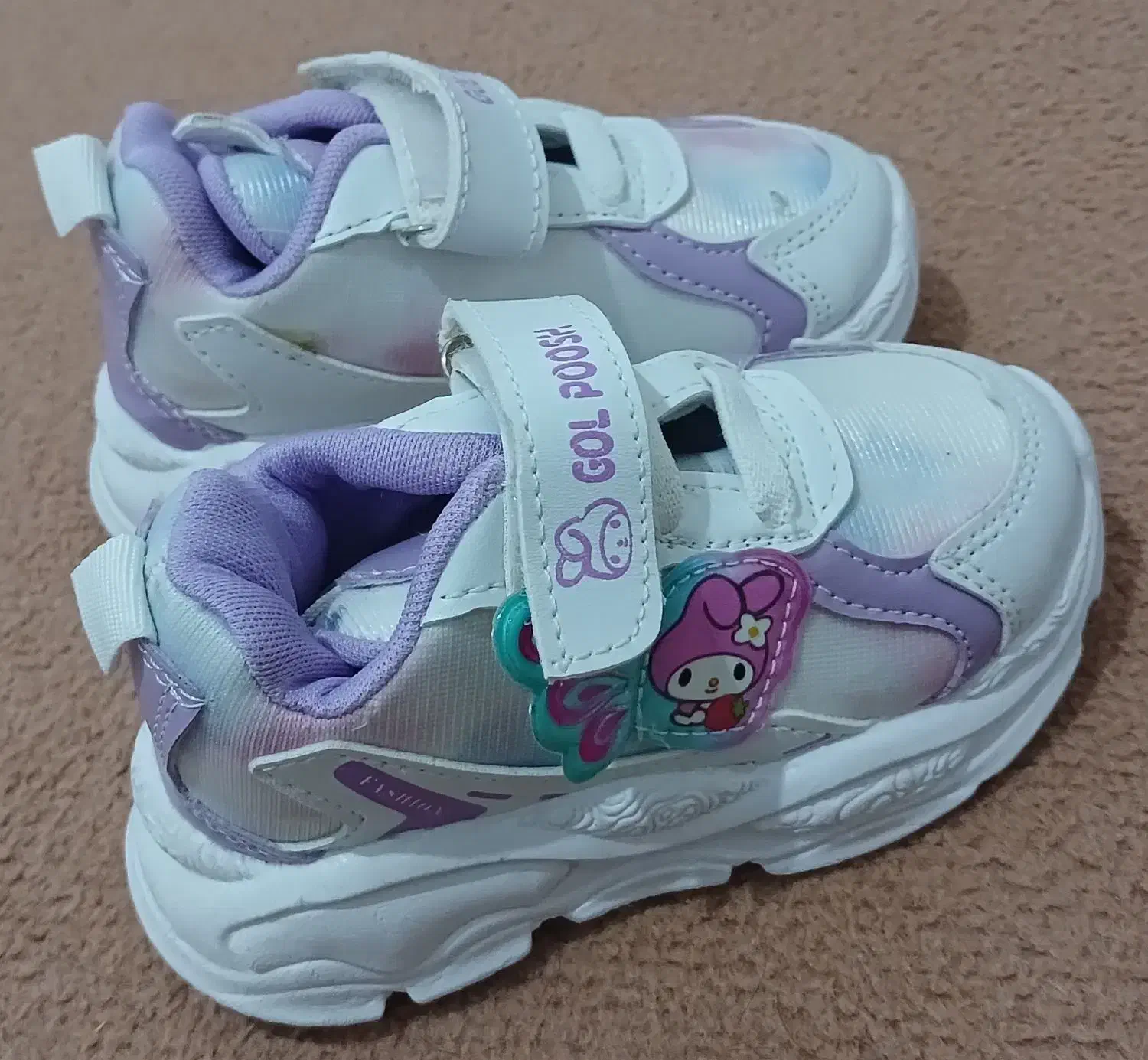 کفش بچه وکیف بچه|کفش و لباس بچه|ایوان, |دیوار