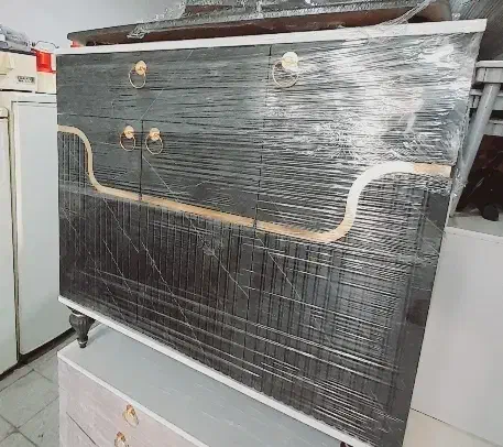 جاکفشی و میز جلو مبلی|جاکفشی، کمد، دراور|تربتحیدریه, مسجد جامع|دیوار