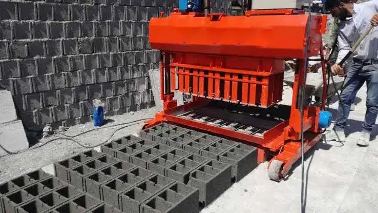 کارگر ساده دائمی کارگاه بلوکزنی، دلیجان|استخدام معماری، عمران و ساختمانی|دلیجان, |دیوار