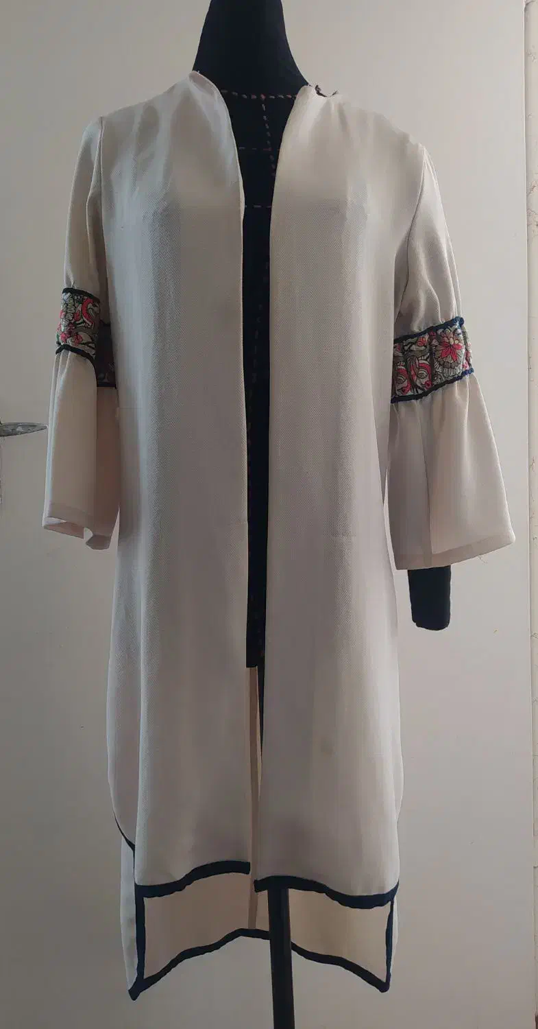 حراج پالتو و مانتو فقط ۱۰۰تومن|لباس|شیراز, فخرآباد (دروازه کازرون)|دیوار