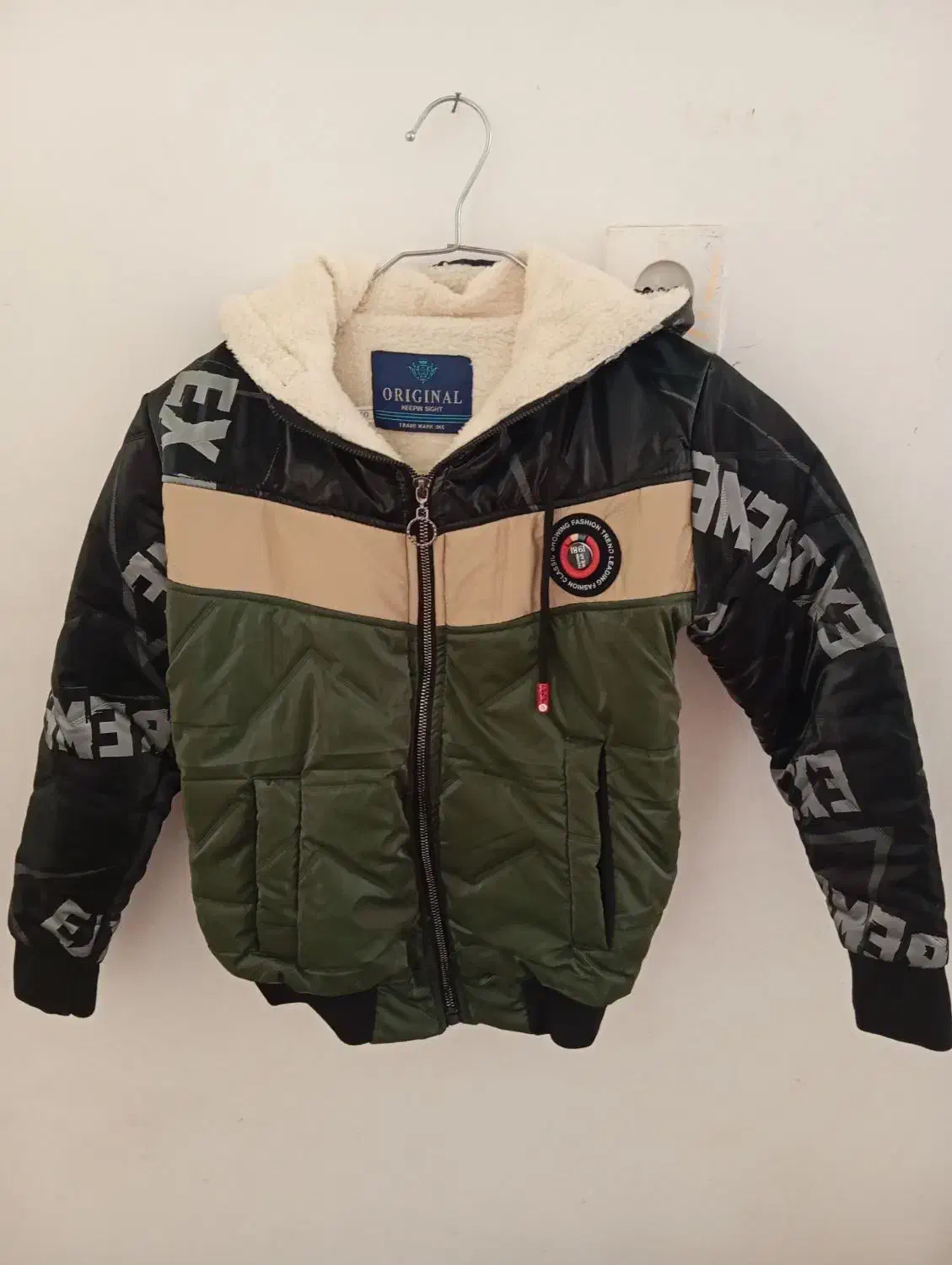 کافشن بچگانه نو|کفش و لباس بچه|الیگودرز, |دیوار