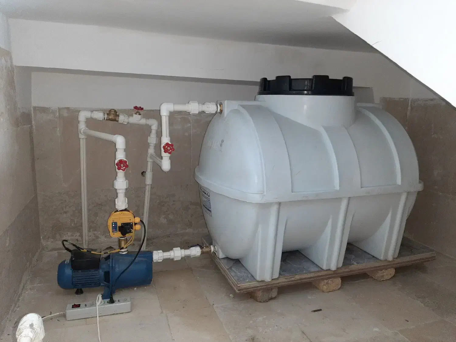 لوله کشی ، نصب پکیج ، نصب شیرآلات و پمپ آب|خدمات پیشه و مهارت|هشتگرد, فاز ۱ مهستان|دیوار