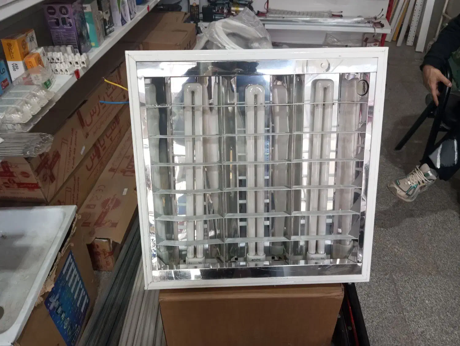 ...|لوستر و چراغ آویز|نیشابور, فردوسی جنوبی|دیوار