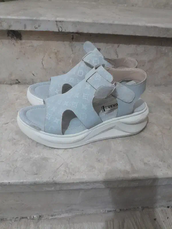 صندل نو|کیف، کفش، کمربند|مسجد سلیمان, |دیوار