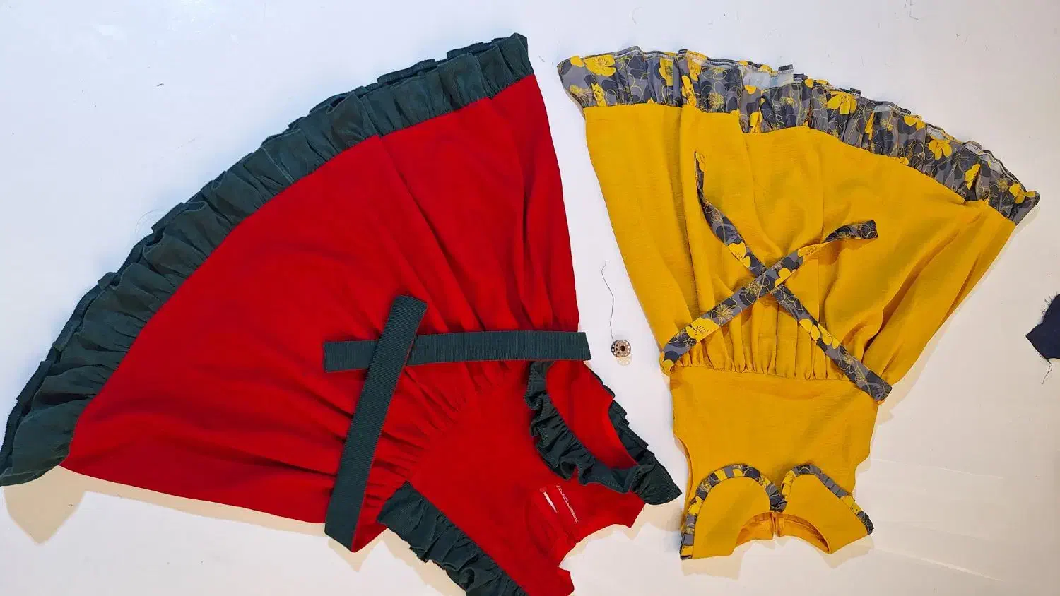 لباس دخترونه و دسته کلید|کفش و لباس بچه|یزد, |دیوار