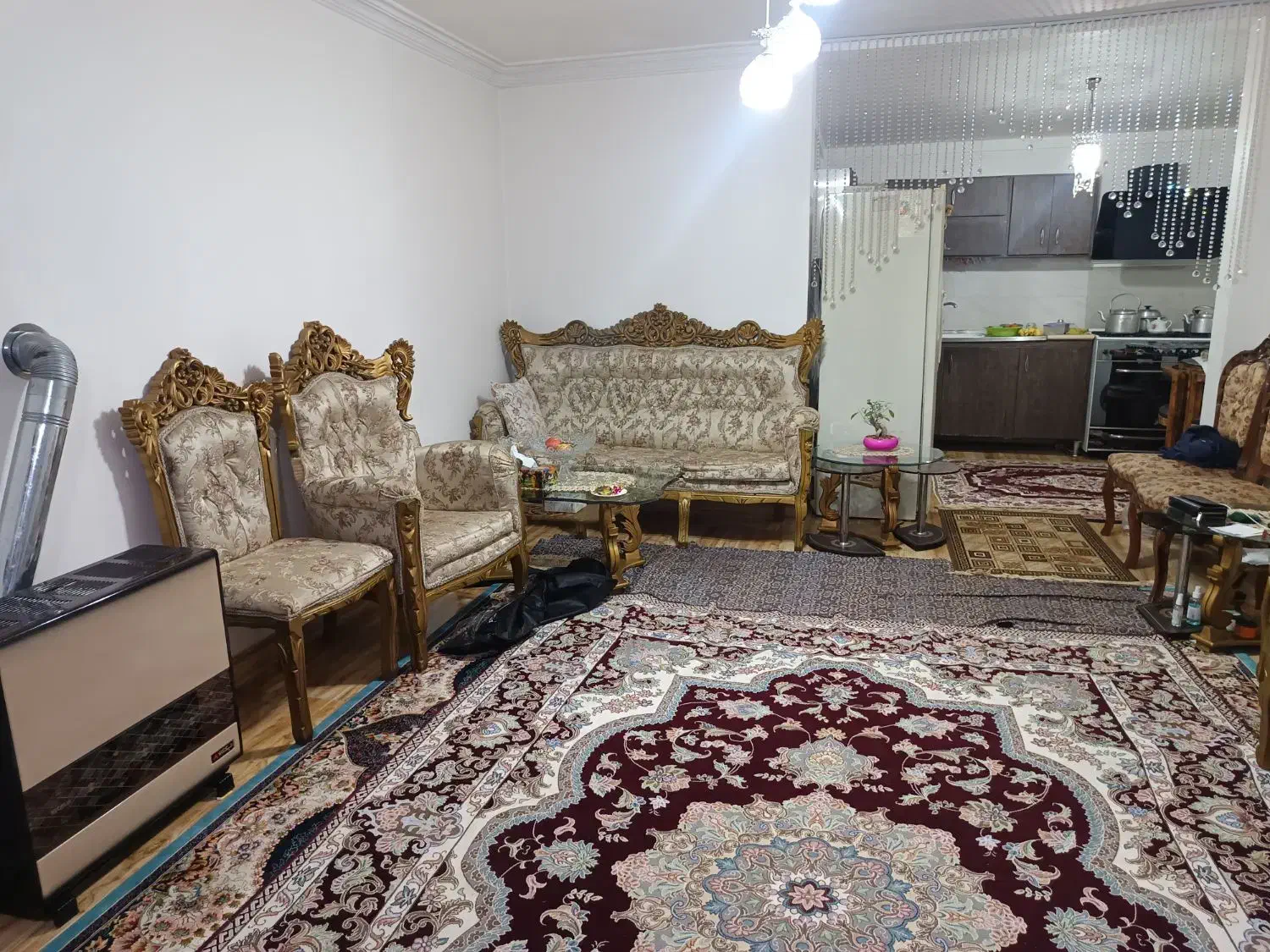 مبل سلطنتی|مبلمان خانگی و میز عسلی|رشت, انصاری|دیوار