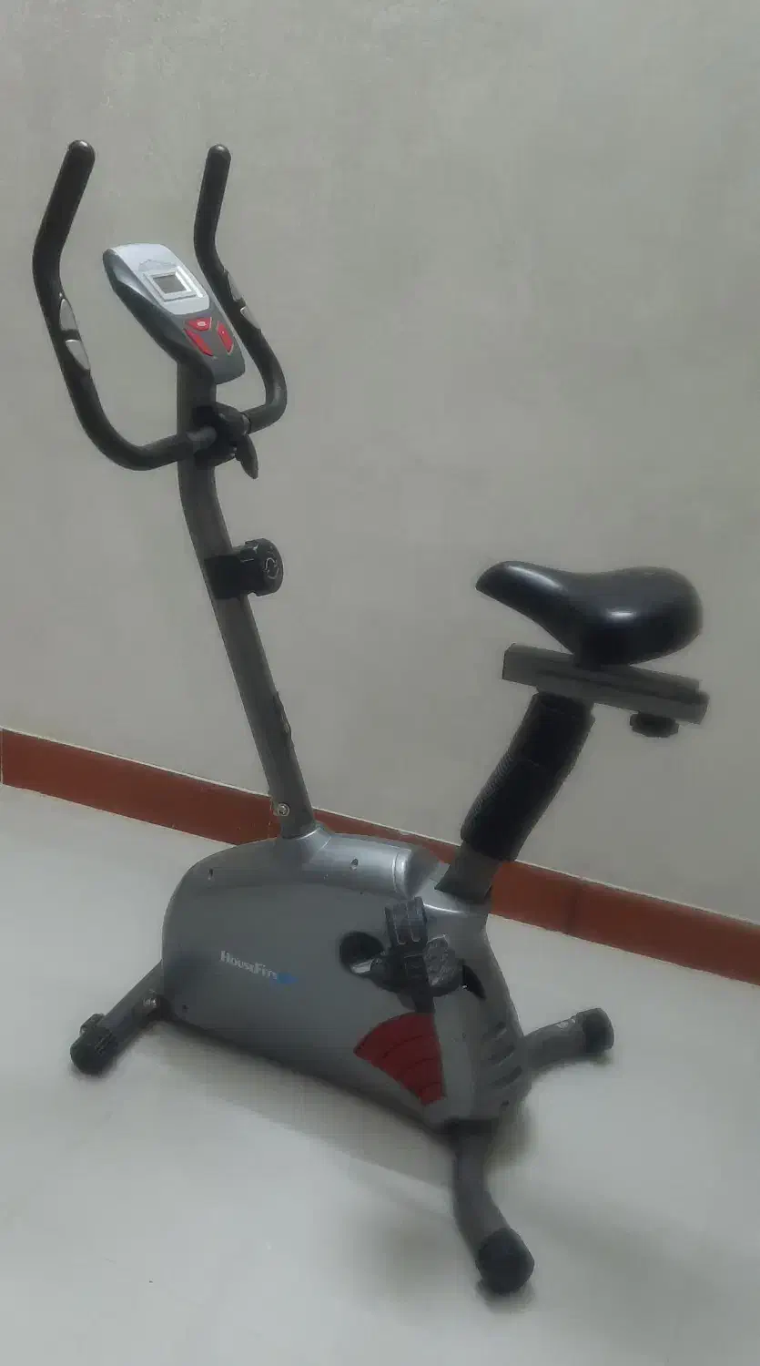 دوچرخه ثابت خانگی پیشرفته با مانیتور|تجهیزات ورزشی|نیشابور, دارایی|دیوار