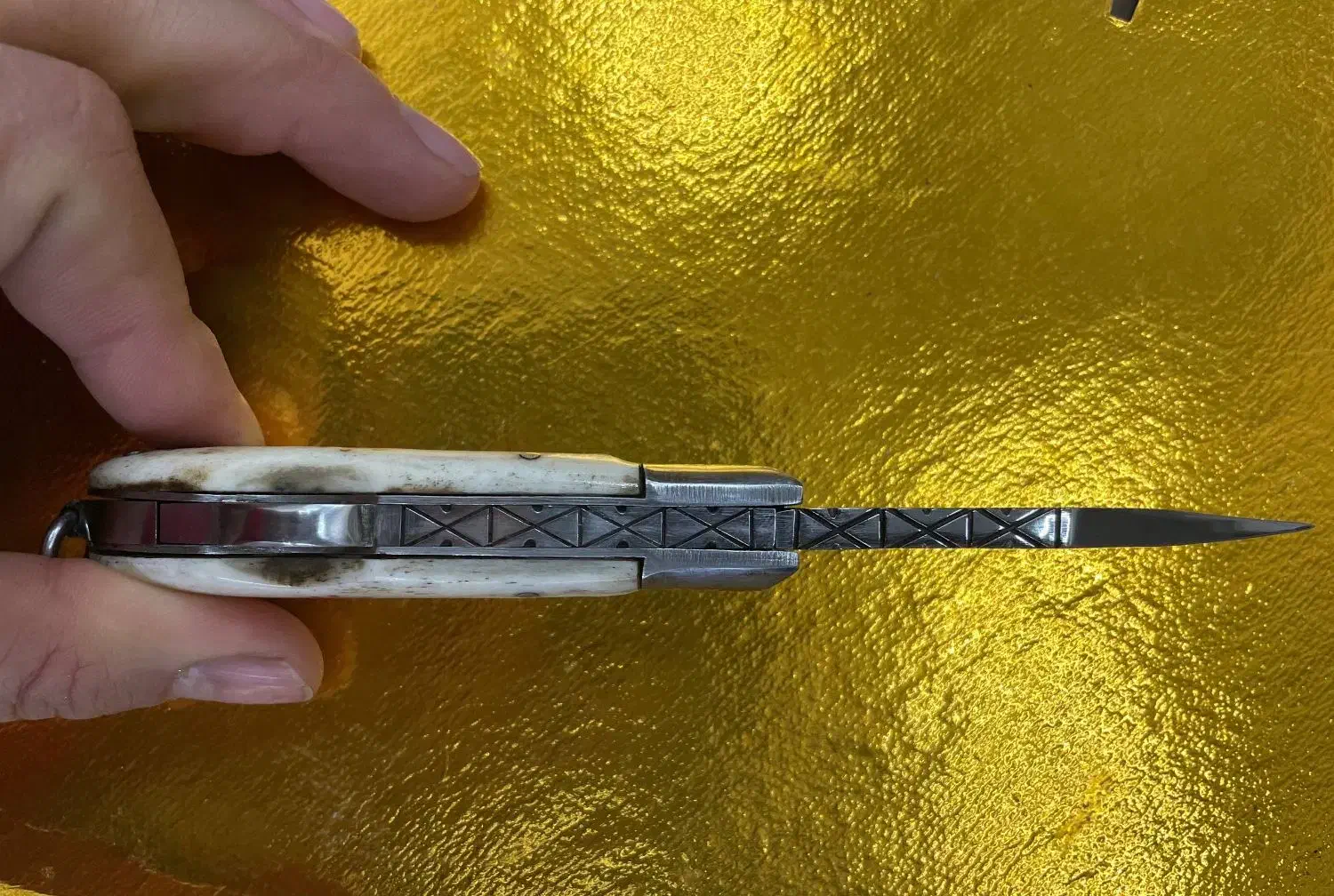 چاقوی بابا|کلکسیون اشیاء عتیقه|مراغه, |دیوار