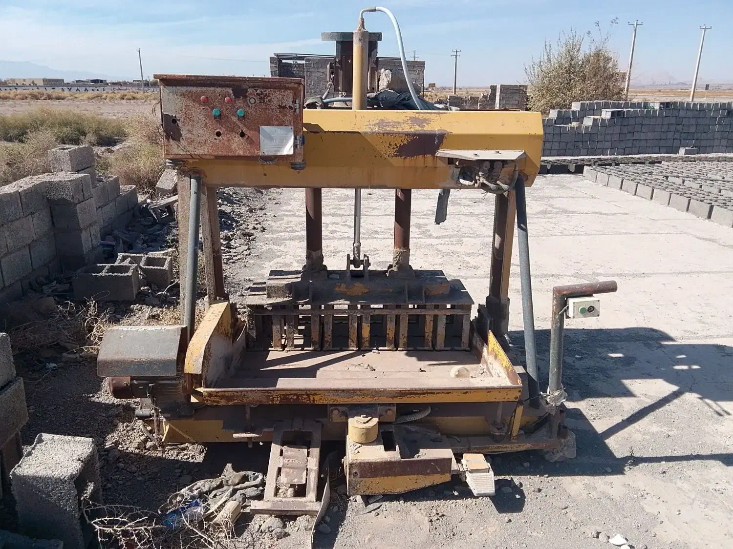 بلوک زن نیمه اتوماتیک مخلوط کن موزائیک زن|ماشین‌آلات صنعتی|نگار, |دیوار