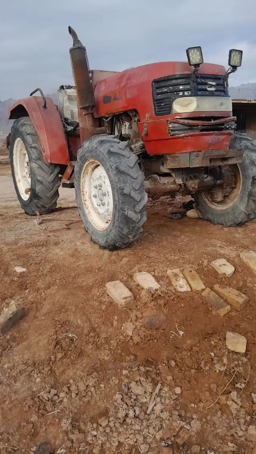 تراکتور|ابزارآلات|مهریز, |دیوار