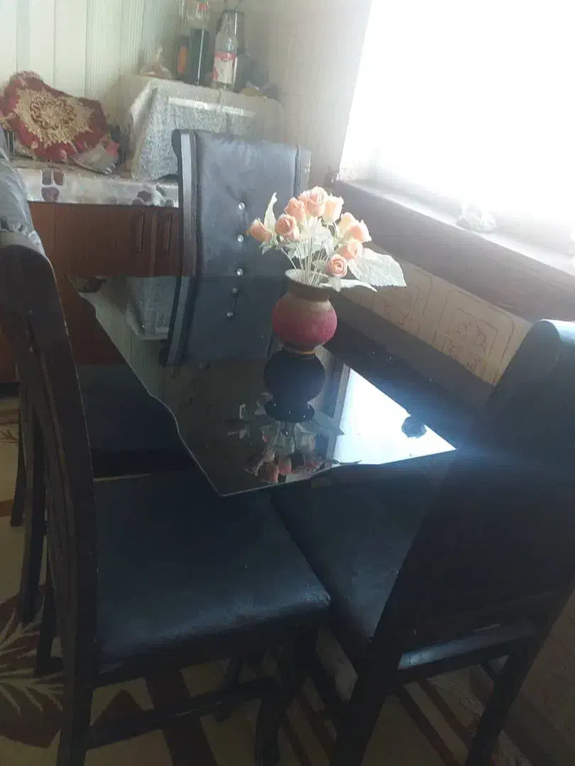 یک عددمیزنهارخوری|میز و صندلی غذاخوری|فولادشهر, B2|دیوار