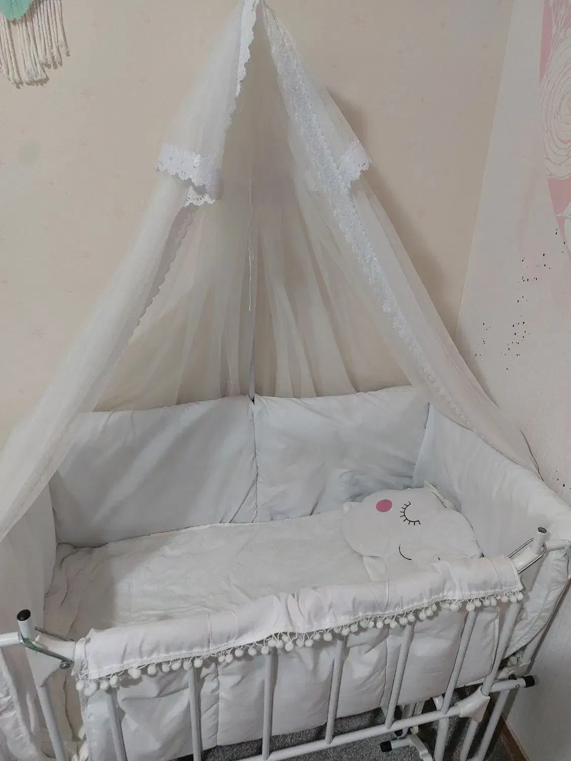 گهواره و تخت کنار مادر|تخت و صندلی بچه|کازرون, |دیوار