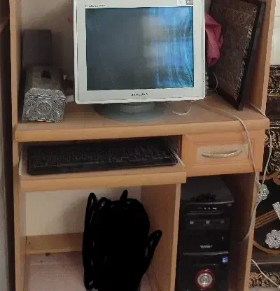 مانیتور|رایانه رومیزی|میبد, |دیوار